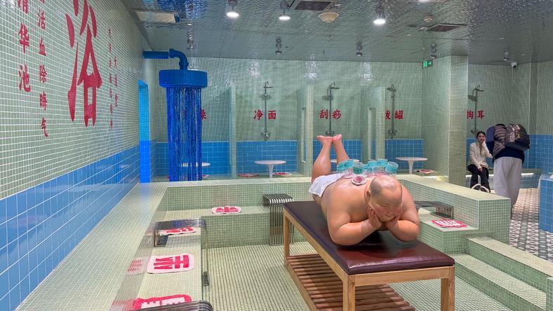 洗浴中心,正在洗劫星级酒店